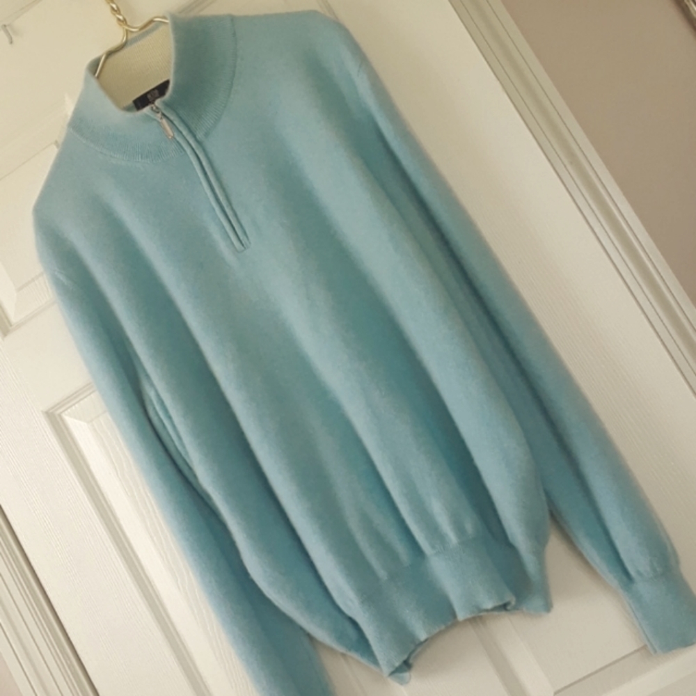BOGGI CASHMERE.. FLAW..3/4 ZIP
